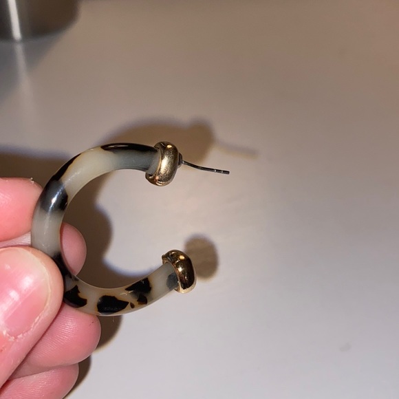 Tortoise Shell Earrings - Picture 2 of 2